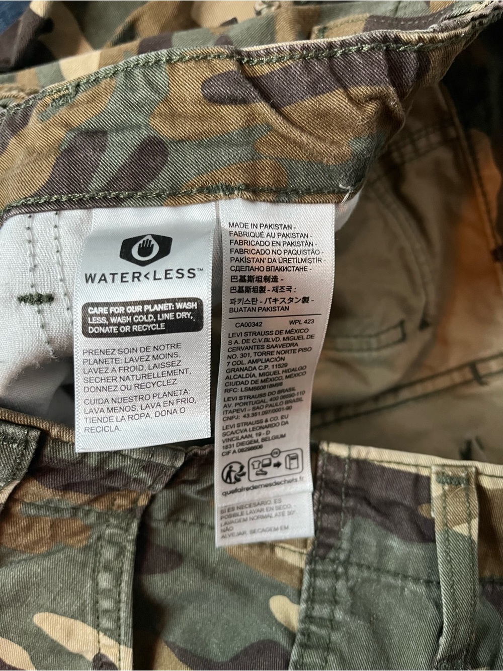 Levi's Men's Camo Cargo Pants - Green, Brown, Tan - Picture 6 of 10